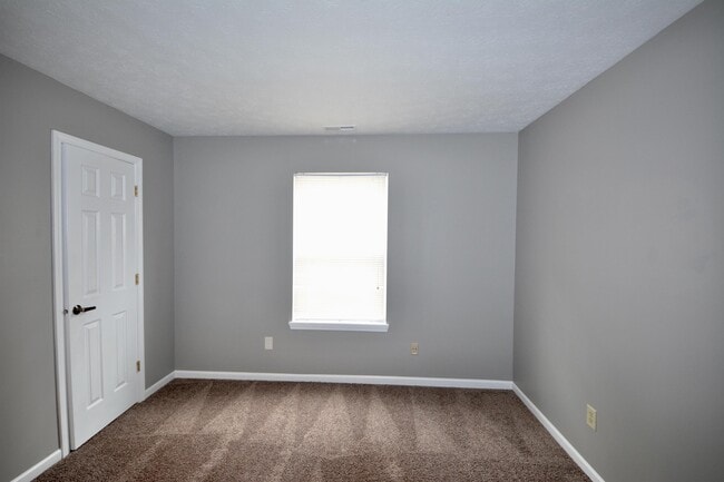 Building Photo - 9610 Claymore Dr