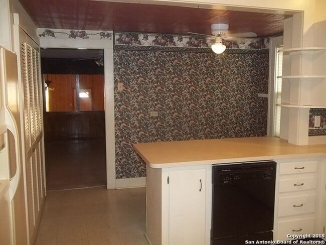 Building Photo - HOUSE AVAILABLE NOW