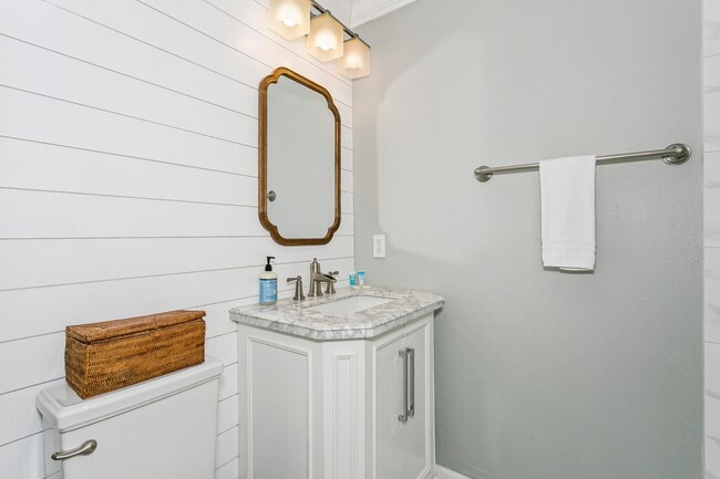Building Photo - 1650 Via De Luna Dr