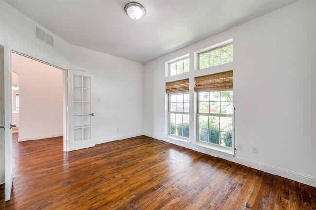 Building Photo - 1321 Talley Ln