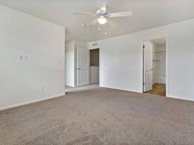 Building Photo - 9488 E 109th Dr