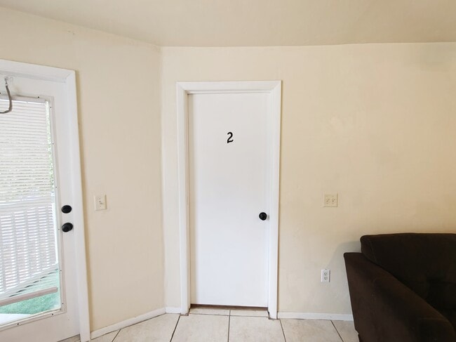 Building Photo - 4000 SW 23rd St