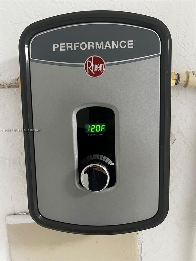 Building Photo - 7124 Southgate Blvd