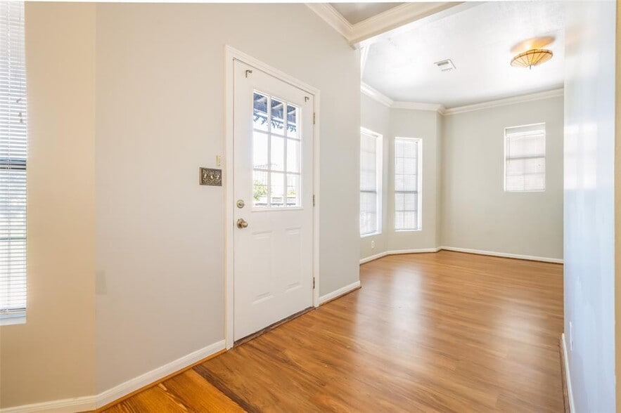 Front door - 2505 Austin St