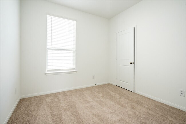 Building Photo - 23902 Tillage Ln