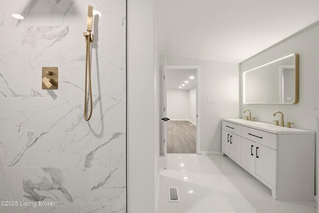 Building Photo - 702 Gheens Ave