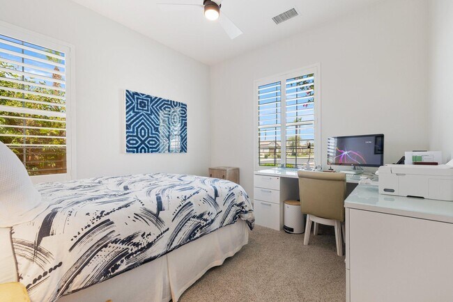Building Photo - 61185 Soaptree Dr