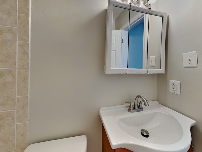 Building Photo - 1917 Searles Rd