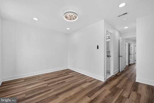 Building Photo - 807 N 42nd St