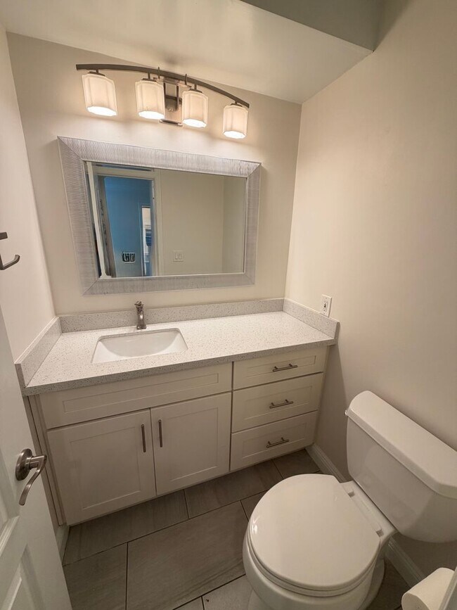 Building Photo - 5431 Lakespring Dr