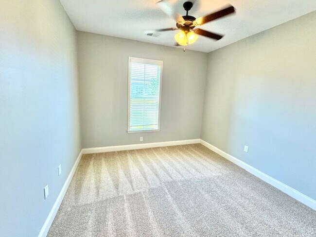 Building Photo - RiverstoneDrive5378