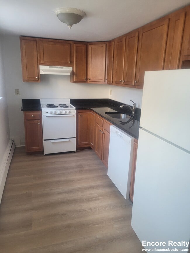 Building Photo - 61 Selkirk Rd