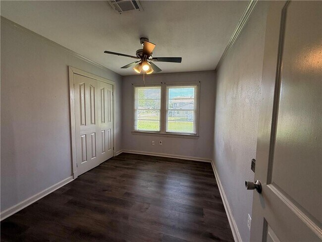 Building Photo - 628 Radiance Ave