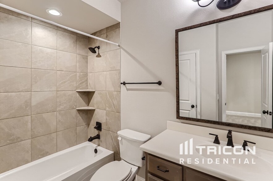 Building Photo - 4100 Pequin Dr