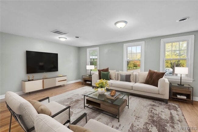 Building Photo - 2342 Seneca St