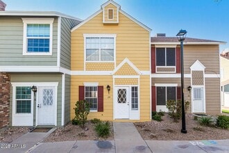 Building Photo - 1970 N Hartford St