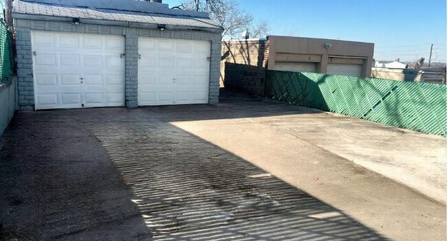 Building Photo - 329 Columbia Ave