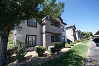 Building Photo - SHOWINGS AVAILABLE NOW