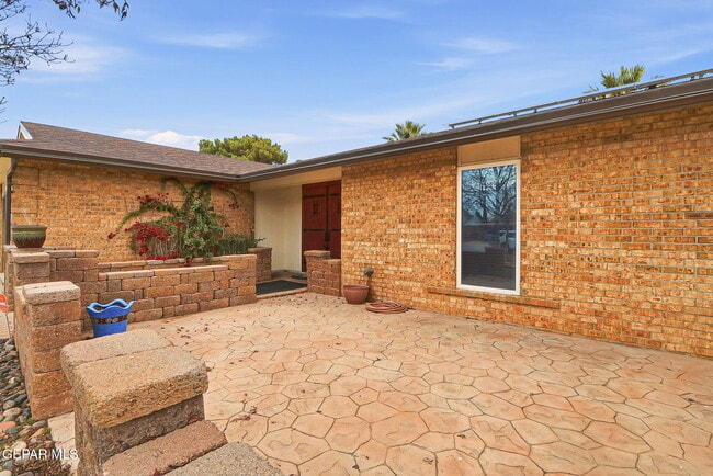 Building Photo - 1732 Russ Randall St