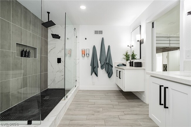 Building Photo - 1913 Birch St