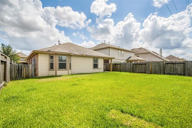 Building Photo - 22735 Pantego Ln