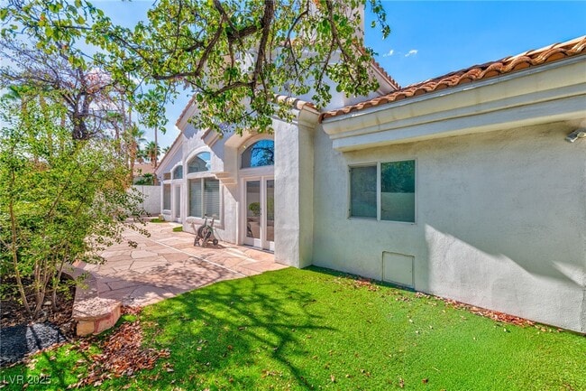 Building Photo - 8129 Pacific Cove Dr