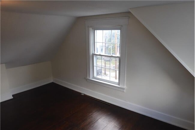 Building Photo - 203 Boone St