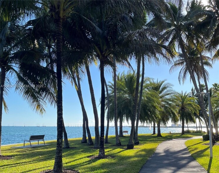 Building Photo - 3 Grove Isle Dr