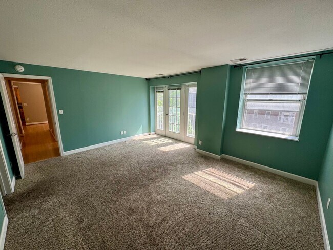 Building Photo - 5330 Pershing Ave