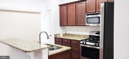 Building Photo - 2706 Coppersmith Pl