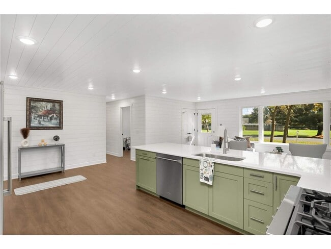 Building Photo - 15240 Kangaroo St NW