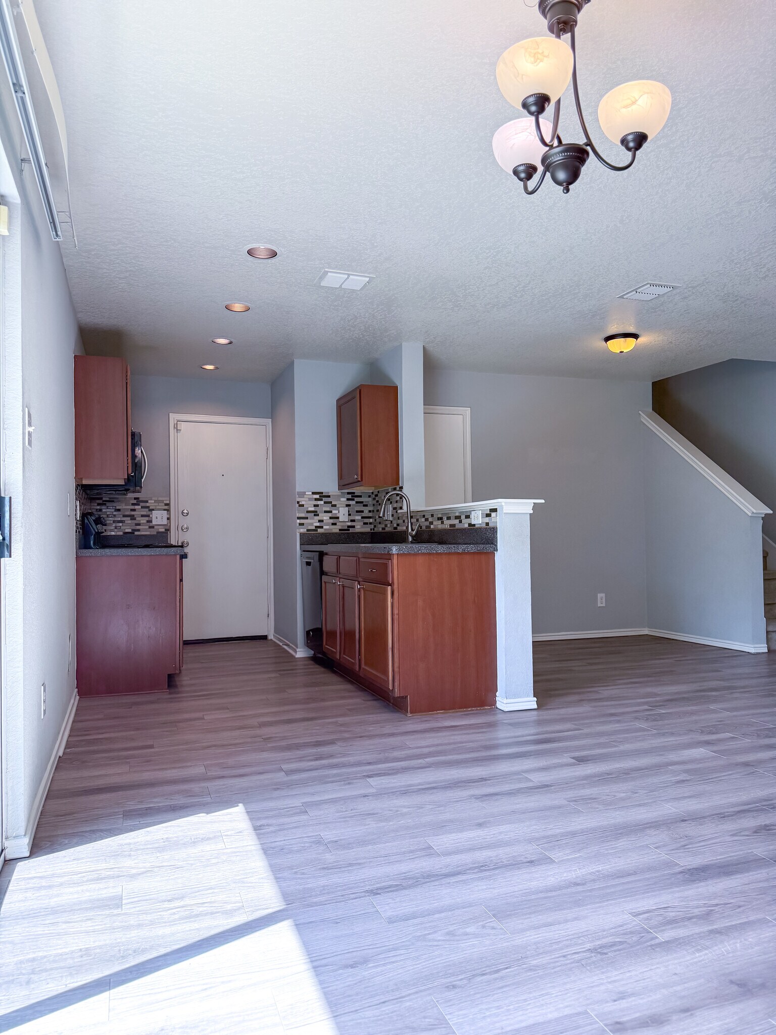Building Photo - 427 Orchard Willow