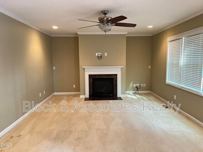 Building Photo - 936 Bentbury Way