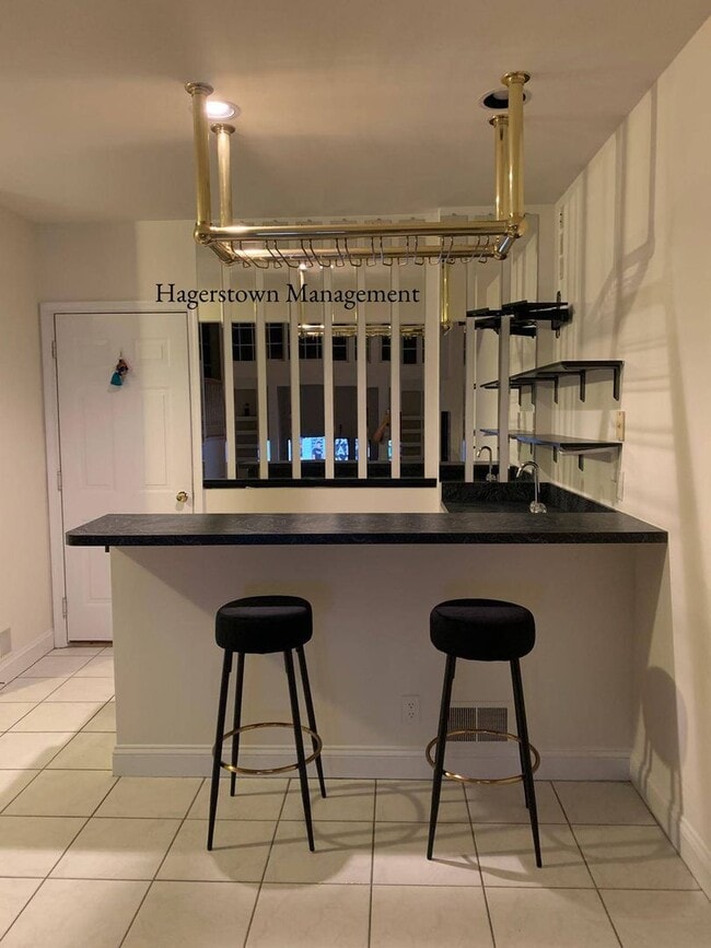Building Photo - Luxury Home in Woodbridge