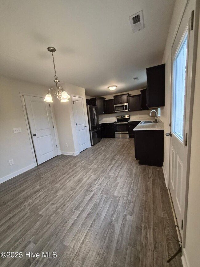 Building Photo - 616 Riggs Rd