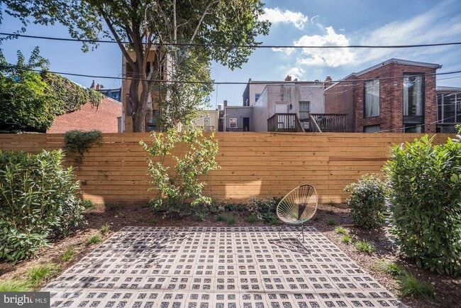 Building Photo - 446 Ridge St NW