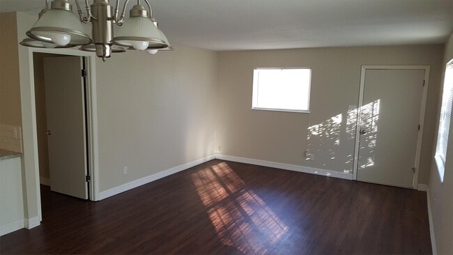 Building Photo - 3756 Ridgemont Dr