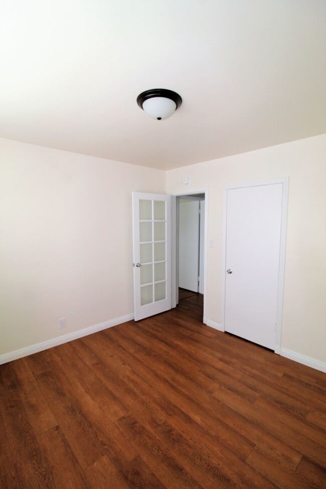 Building Photo - Quaint Midtown Ventura Home