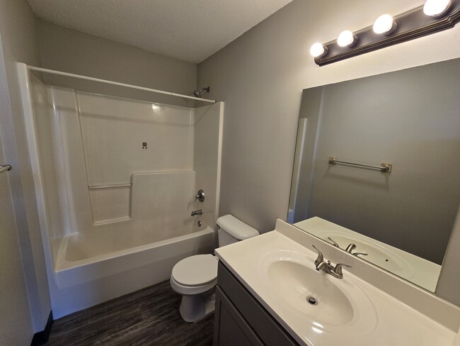 Building Photo - 60 Miller Ave SW