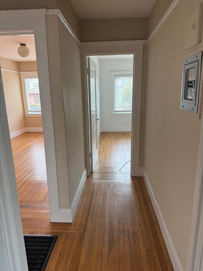 Building Photo - 4426 Shafter Ave