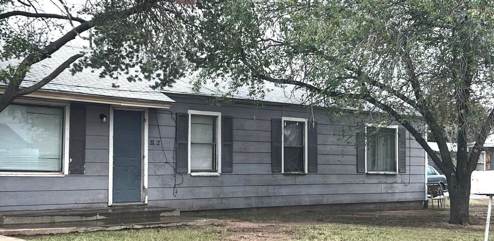 Primary Photo - 3102 Duke St