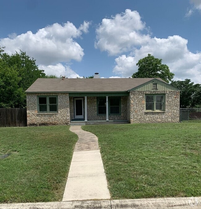 Building Photo - 2 bedroom on corner lot Jefferson area
