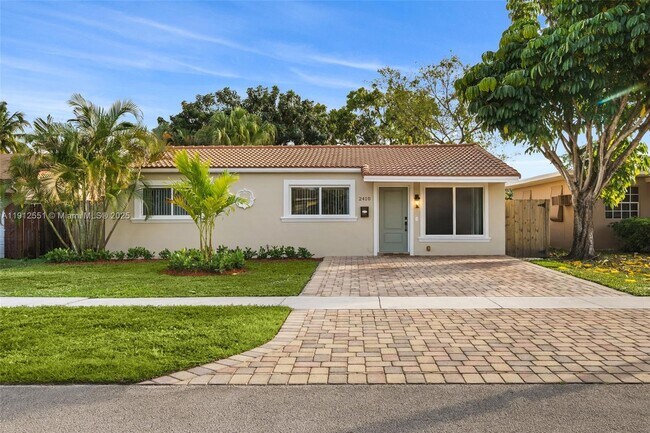 Primary Photo - 2410 Coolidge St