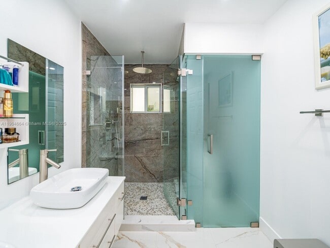 Building Photo - 16332 SW 83rd Ln