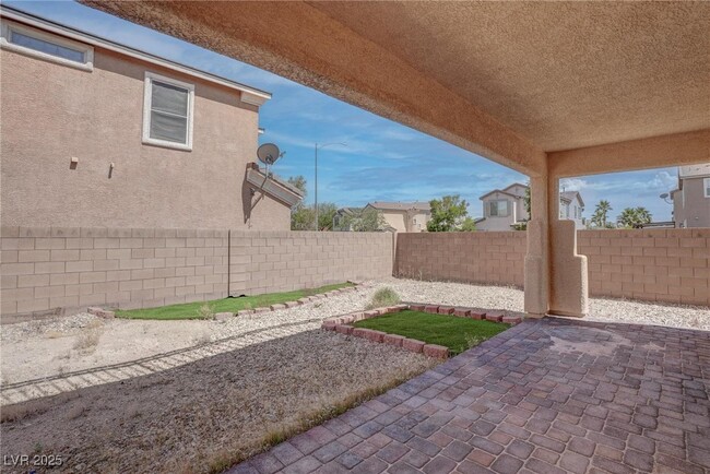 Building Photo - 1140 Cactus Rock St