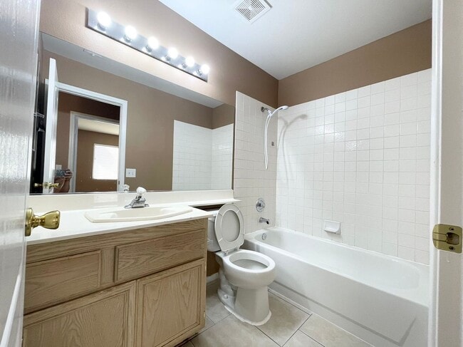 Building Photo - Nice 1-Story Single House