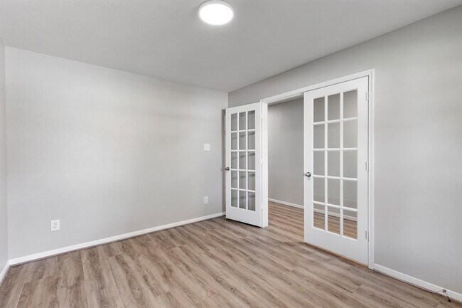 Building Photo - 2721 Sandberry Dr