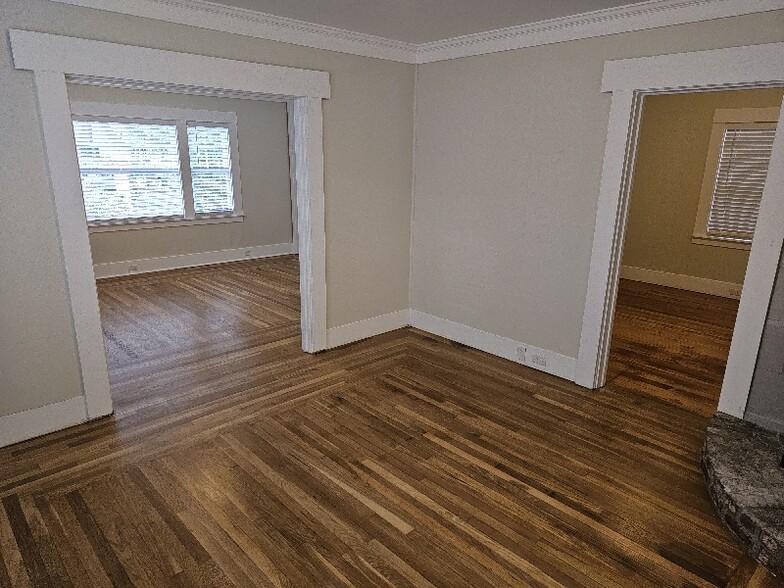 Building Photo - 412 Lincoln St