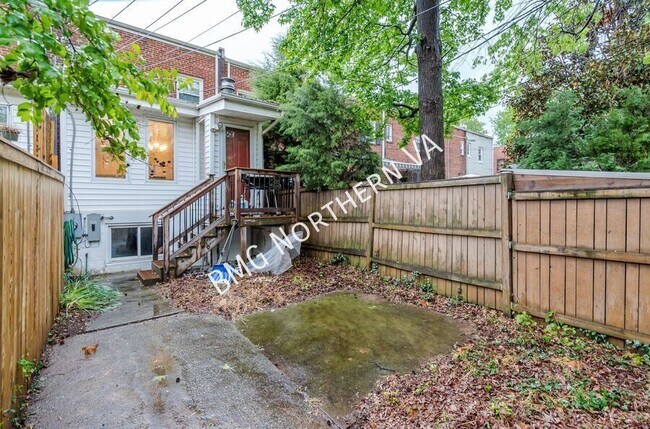 Building Photo - 1132 Powhatan St