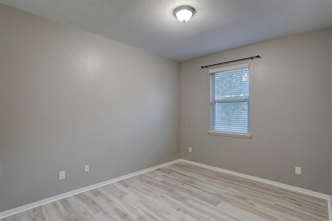 Building Photo - 632 Pedernales St